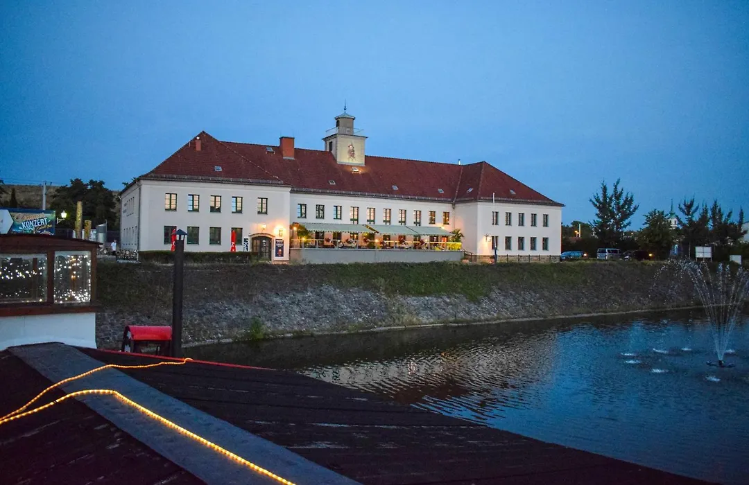 Restaurant Und Pension Alberthafen-1