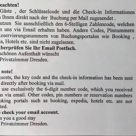 A bed Privatzimmer Dresden - Nichtraucherpension-2